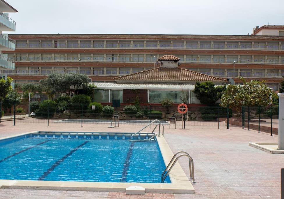 Alegre Apto Con Piscina, A 300m De La Playa. Apartament