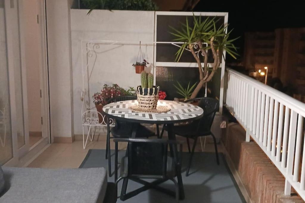 Alegre Apto Con Piscina, A 300m De La Playa. Apartment *